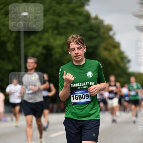 29.06.2025 - hella hamburg halbmarathon Dr. Thomas Lammeyer http://msf.ph/oto/8211872 29.06.2025 10:12:38 Kennedybrücke 1147, 1188, 1527, 2190, 2309, 2978, 5100, 5885, 6590, 6674, 6918, 7348, 7453, 9457, 9616, 9718, 9966, 10857 meine-sportfotos.de