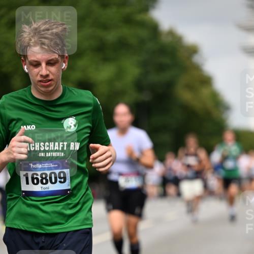 29.06.2025 - hella hamburg halbmarathon Dr. Thomas Lammeyer http://msf.ph/oto/8211997 29.06.2025 10:12:39 Kennedybrücke 1147, 1188, 1527, 2190, 2309, 2978, 5100, 5885, 6590, 6674, 6918, 7348, 7453, 9457, 9616, 9718, 9966, 10857 meine-sportfotos.de