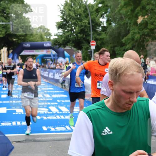 29.06.2025 - hella hamburg halbmarathon Zöllner http://msf.ph/oto/8212004 29.06.2025 10:50:26 Ziel 4247, 4933, 6795, 8899, 12035, 12624, 12949, 13609, 14034, 16000, 16242, 18394 meine-sportfotos.de
