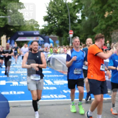 29.06.2025 - hella hamburg halbmarathon Zöllner http://msf.ph/oto/8212066 29.06.2025 10:50:26 Ziel 4247, 4933, 6795, 8899, 12035, 12624, 12949, 13609, 14034, 16000, 16242, 18394 meine-sportfotos.de