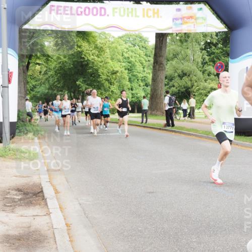 29.06.2025 - hella hamburg halbmarathon MichiJ http://msf.ph/oto/8212139 29.06.2025 10:23:14 Zwischen KM18-KM19 5550, 7901, 13771, 15268, 16243, 17751, 18837 meine-sportfotos.de