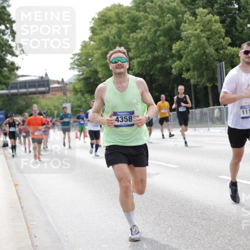 29.06.2025 - hella hamburg halbmarathon Jannik Wohlers http://msf.ph/oto/8212171 29.06.2025 10:26:37 Lombardsbrücke 1530, 1793, 1973, 2045, 2306, 4358, 5494, 5495, 5707, 6637, 7069, 7234, 7314, 8056, 8281, 9349, 10465, 11110, 13462, 14020, 14021, 15108, 16479, 17049, 17445, 18962, 18976, 18978 meine-sportfotos.de