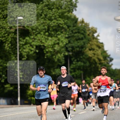 29.06.2025 - hella hamburg halbmarathon Dr. Thomas Lammeyer http://msf.ph/oto/8212187 29.06.2025 09:48:59 Kennedybrücke 57, 1686, 1707, 1894, 2689, 4129, 4679, 4698, 4749, 5187, 5550, 6358, 6878, 7186, 7481, 7880, 7965, 8190, 9634, 10017, 10484, 10876, 11120 meine-sportfotos.de