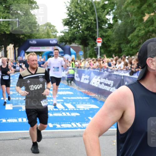 29.06.2025 - hella hamburg halbmarathon Zöllner http://msf.ph/oto/8212201 29.06.2025 10:50:29 Ziel 4127, 4247, 6795, 8153, 8899, 11455, 12035, 12624, 14034, 14626, 17319, 18394 meine-sportfotos.de