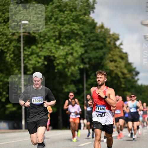 29.06.2025 - hella hamburg halbmarathon Dr. Thomas Lammeyer http://msf.ph/oto/8212249 29.06.2025 09:49:00 Kennedybrücke 57, 1686, 1707, 1894, 2689, 4129, 4679, 4698, 4749, 5187, 5550, 6358, 6878, 7186, 7481, 7880, 7965, 8062, 8190, 10017, 10484, 10876, 11120 meine-sportfotos.de