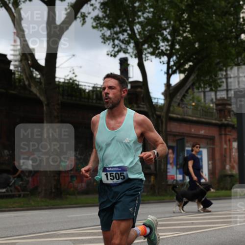 29.06.2025 - hella hamburg halbmarathon Yannick Fuchs http://msf.ph/oto/8212264 29.06.2025 10:32:29 20KM 1505, 2404, 3480, 3790, 5791, 7152, 7154, 7743, 8571, 9017, 9171, 9643, 9944, 10793, 10922, 11106, 11423, 11952, 12900, 13148, 13595, 13900, 14274, 15303, 15382, 15888, 16698, 17726, 18103, 18193, 18277, 18723 meine-sportfotos.de