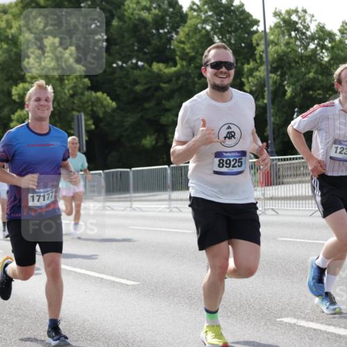 29.06.2025 - hella hamburg halbmarathon Jannik Wohlers http://msf.ph/oto/8212297 29.06.2025 09:49:32 Lombardsbrücke 1343, 1615, 1800, 1975, 2324, 2415, 2573, 2949, 3431, 3530, 4303, 4318, 4528, 5248, 6123, 6682, 7495, 7796, 8629, 8925, 9264, 9265, 9294, 9296, 9979, 10680, 11765, 12327, 12839, 13141, 13457, 13800, 14077, 14204, 14374, 14560, 14688, 15013, 15255, 15351, 16399, 17125, 17177, 17214, 17215, 17360, 17971, 18149, 18173, 18285, 18412, 18464, 18529, 18734, 18761, 18979, 19090 meine-sportfotos.de