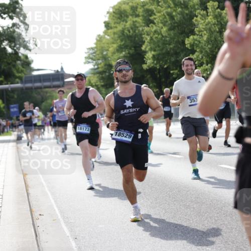 29.06.2025 - hella hamburg halbmarathon Jannik Wohlers http://msf.ph/oto/8212311 29.06.2025 09:49:32 Lombardsbrücke 1343, 1615, 1800, 1975, 2324, 2415, 2573, 2949, 3431, 3530, 4303, 4318, 4528, 5248, 6123, 6682, 7495, 7796, 8629, 8925, 9264, 9265, 9294, 9296, 9979, 10680, 11765, 12327, 12839, 13141, 13457, 13800, 14077, 14204, 14374, 14560, 14688, 15013, 15255, 15351, 16399, 17125, 17177, 17214, 17215, 17360, 17971, 18149, 18173, 18285, 18412, 18464, 18529, 18734, 18761, 18979, 19090 meine-sportfotos.de