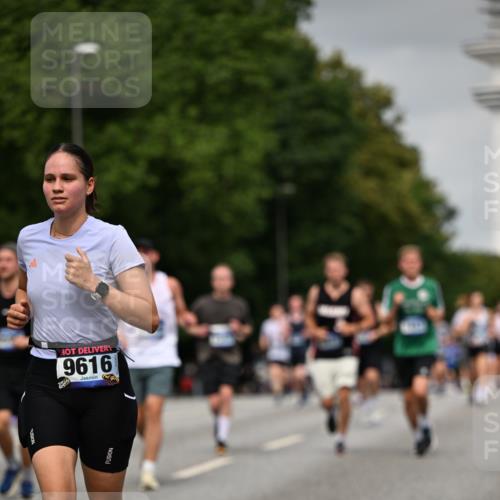 29.06.2025 - hella hamburg halbmarathon Dr. Thomas Lammeyer http://msf.ph/oto/8212314 29.06.2025 10:12:40 Kennedybrücke 1147, 1188, 1527, 2190, 2309, 2978, 5100, 5885, 6590, 6674, 6918, 7348, 7453, 9457, 9616, 9718, 9823, 9966, 10857 meine-sportfotos.de