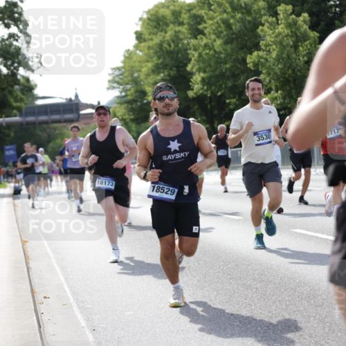 29.06.2025 - hella hamburg halbmarathon Jannik Wohlers http://msf.ph/oto/8212327 29.06.2025 09:49:33 Lombardsbrücke 1615, 1800, 1975, 2324, 2415, 2573, 2949, 3431, 3530, 4303, 4318, 4528, 5248, 6123, 6682, 7495, 7796, 8629, 8925, 9264, 9265, 9294, 9979, 10680, 11765, 12327, 12839, 13141, 13457, 14077, 14204, 14374, 14560, 14688, 15013, 15255, 15351, 16399, 17125, 17177, 17214, 17215, 17971, 18149, 18173, 18412, 18464, 18529, 18734, 18761, 18979, 19090 meine-sportfotos.de