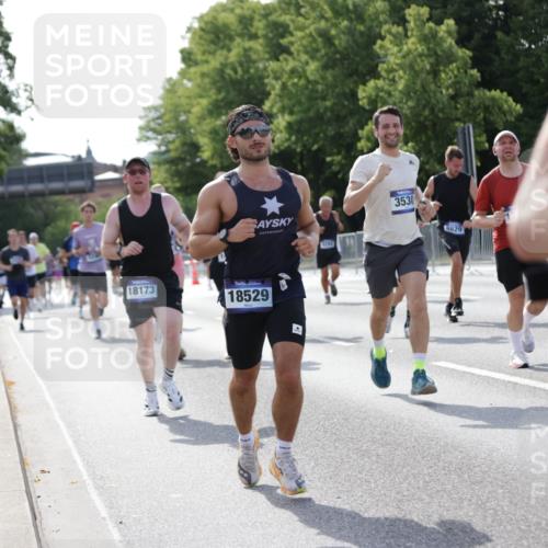 29.06.2025 - hella hamburg halbmarathon Jannik Wohlers http://msf.ph/oto/8212346 29.06.2025 09:49:33 Lombardsbrücke 1615, 1800, 1975, 2324, 2415, 2573, 2949, 3431, 3530, 4303, 4318, 4528, 5248, 6123, 6682, 7495, 7796, 8629, 8925, 9264, 9265, 9294, 9979, 10680, 11765, 12327, 12839, 13141, 13457, 14077, 14204, 14374, 14560, 14688, 15013, 15255, 15351, 16399, 17125, 17177, 17214, 17215, 17971, 18149, 18173, 18412, 18464, 18529, 18734, 18761, 18979, 19090 meine-sportfotos.de