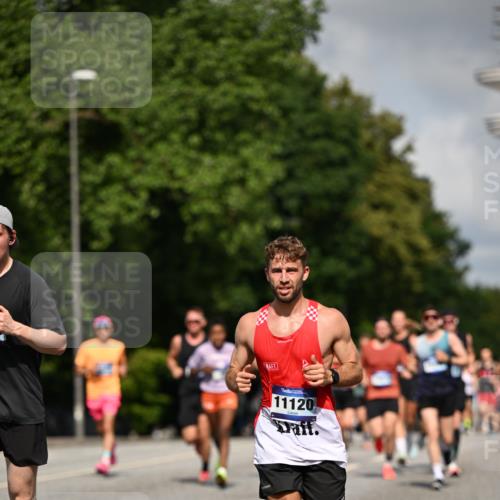 29.06.2025 - hella hamburg halbmarathon Dr. Thomas Lammeyer http://msf.ph/oto/8212395 29.06.2025 09:49:01 Kennedybrücke 57, 1686, 1707, 1894, 2689, 4129, 4463, 4679, 4698, 4749, 5187, 5550, 6358, 6878, 7186, 7481, 7880, 7965, 8062, 8190, 10017, 10484, 10876, 11120 meine-sportfotos.de