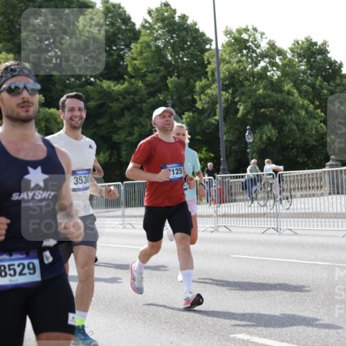 29.06.2025 - hella hamburg halbmarathon Jannik Wohlers http://msf.ph/oto/8212399 29.06.2025 09:49:33 Lombardsbrücke 1615, 1800, 1975, 2324, 2415, 2573, 2949, 3431, 3530, 4303, 4318, 4528, 5248, 6123, 6682, 7495, 7796, 8629, 8925, 9264, 9265, 9294, 9979, 10680, 11765, 12327, 12839, 13141, 13457, 14077, 14204, 14374, 14560, 14688, 15013, 15255, 15351, 16399, 17125, 17177, 17214, 17215, 17971, 18149, 18173, 18412, 18464, 18529, 18734, 18761, 18979, 19090 meine-sportfotos.de