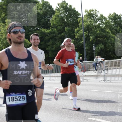 29.06.2025 - hella hamburg halbmarathon Jannik Wohlers http://msf.ph/oto/8212410 29.06.2025 09:49:34 Lombardsbrücke 1615, 1800, 1975, 2324, 2415, 2573, 2949, 3431, 3530, 4318, 4528, 5248, 6123, 6682, 7495, 7796, 8629, 8925, 9264, 9265, 9294, 9979, 10680, 11765, 12327, 12839, 13141, 13457, 14077, 14204, 14374, 14560, 15013, 15255, 15351, 16399, 17125, 17177, 17214, 17215, 17971, 17973, 18149, 18173, 18412, 18464, 18529, 18734, 18761, 18979, 19090 meine-sportfotos.de
