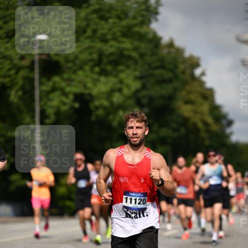 29.06.2025 - hella hamburg halbmarathon Dr. Thomas Lammeyer http://msf.ph/oto/8212411 29.06.2025 09:49:02 Kennedybrücke 57, 1686, 1707, 1894, 2689, 4129, 4463, 4679, 4698, 4749, 5187, 5550, 6358, 6878, 7186, 7481, 7880, 7965, 8062, 8190, 10017, 10484, 10876, 11120 meine-sportfotos.de