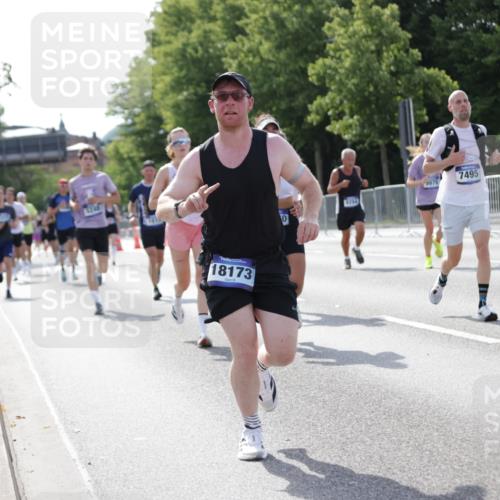 29.06.2025 - hella hamburg halbmarathon Jannik Wohlers http://msf.ph/oto/8212417 29.06.2025 09:49:34 Lombardsbrücke 1615, 1800, 1975, 2324, 2415, 2573, 2949, 3431, 3530, 4318, 4528, 5248, 6123, 6682, 7495, 7796, 8629, 8925, 9264, 9265, 9294, 9979, 10680, 11765, 12327, 12839, 13141, 13457, 14077, 14204, 14374, 14560, 15013, 15255, 15351, 16399, 17125, 17177, 17214, 17215, 17971, 17973, 18149, 18173, 18412, 18464, 18529, 18734, 18761, 18979, 19090 meine-sportfotos.de