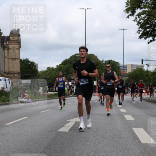 29.06.2025 - hella hamburg halbmarathon Yannick Fuchs http://msf.ph/oto/8212446 29.06.2025 10:32:30 20KM 1505, 2404, 3480, 3790, 5791, 7152, 7154, 7743, 8571, 9017, 9171, 9643, 9944, 10793, 10922, 11106, 11423, 11952, 13148, 13595, 13900, 14274, 15303, 15382, 15888, 16698, 17726, 18103, 18193, 18276, 18277, 18723 meine-sportfotos.de