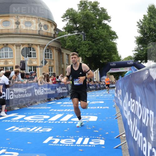 29.06.2025 - hella hamburg halbmarathon Strokosch-Dieckow http://msf.ph/oto/8212458 29.06.2025 10:22:58 Ziel 4128, 7862, 11624, 16548, 18328 meine-sportfotos.de