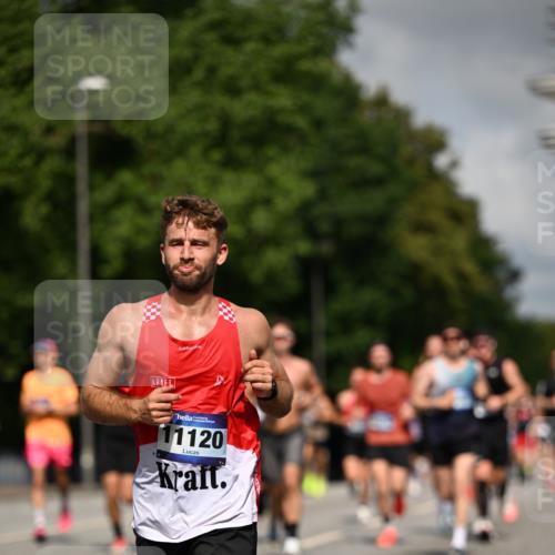 29.06.2025 - hella hamburg halbmarathon Dr. Thomas Lammeyer http://msf.ph/oto/8212475 29.06.2025 09:49:02 Kennedybrücke 57, 1686, 1707, 1894, 2689, 4129, 4463, 4679, 4698, 4749, 5187, 5550, 6358, 6878, 7186, 7481, 7880, 7965, 8062, 8190, 10017, 10484, 10876, 11120 meine-sportfotos.de