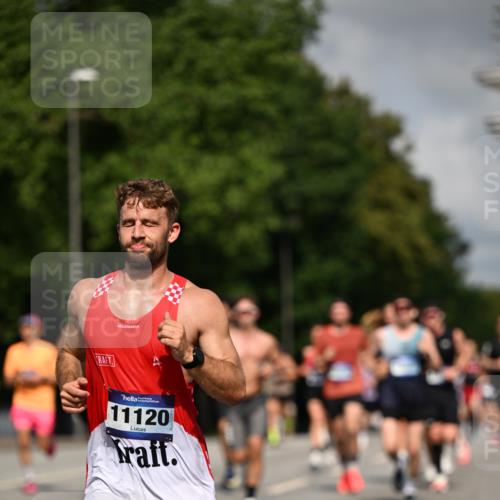 29.06.2025 - hella hamburg halbmarathon Dr. Thomas Lammeyer http://msf.ph/oto/8212480 29.06.2025 09:49:03 Kennedybrücke 57, 1686, 1707, 1894, 2689, 4129, 4463, 4679, 4749, 5187, 5550, 6358, 6878, 7186, 7481, 7880, 7965, 8062, 8190, 10017, 10484, 10876, 11120 meine-sportfotos.de