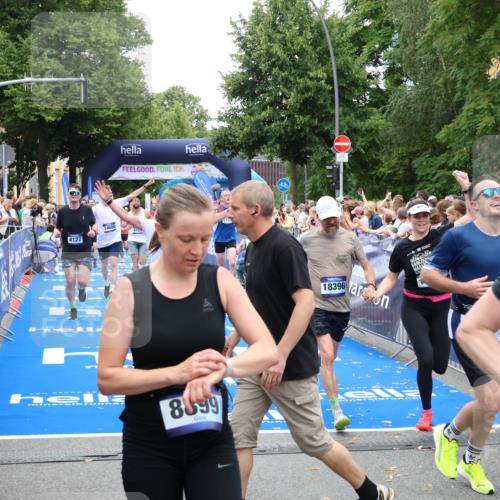 29.06.2025 - hella hamburg halbmarathon Zöllner http://msf.ph/oto/8212550 29.06.2025 10:50:33 Ziel 3414, 4127, 5447, 6282, 6795, 7397, 8153, 8576, 11214, 11455, 12624, 13812, 14626, 15803, 16806, 17179, 17247, 17319, 18394 meine-sportfotos.de