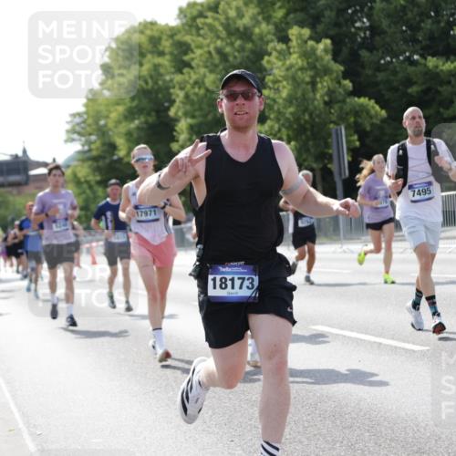 29.06.2025 - hella hamburg halbmarathon Jannik Wohlers http://msf.ph/oto/8212552 29.06.2025 09:49:34 Lombardsbrücke 1615, 1800, 1975, 2324, 2415, 2573, 2949, 3431, 3530, 4318, 4528, 5248, 6123, 6682, 7495, 7796, 8629, 8925, 9264, 9265, 9294, 9979, 10680, 11765, 12327, 12839, 13141, 13457, 14077, 14204, 14374, 14560, 15013, 15255, 15351, 16399, 17125, 17177, 17214, 17215, 17971, 17973, 18149, 18173, 18412, 18464, 18529, 18734, 18761, 18979, 19090 meine-sportfotos.de