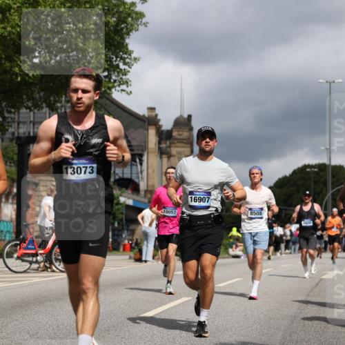 29.06.2025 - hella hamburg halbmarathon Yannick Fuchs http://msf.ph/oto/8212562 29.06.2025 10:45:23 20KM 1335, 1366, 2411, 2540, 2636, 2823, 2946, 4297, 4404, 4839, 4967, 5087, 5336, 5600, 5820, 7224, 7369, 7943, 8261, 8508, 8930, 8989, 9214, 9476, 9739, 9793, 9959, 10057, 10215, 10508, 10603, 10667, 10691, 10868, 11124, 11512, 11625, 11733, 12450, 12778, 13073, 13403, 13707, 13799, 14012, 14248, 14458, 15426, 15480, 15496, 15871, 15899, 16666, 16907, 17530, 17823, 18820, 19007, 19020, 19053 meine-sportfotos.de