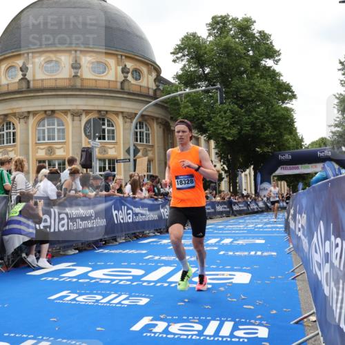 29.06.2025 - hella hamburg halbmarathon Strokosch-Dieckow http://msf.ph/oto/8212566 29.06.2025 10:23:01 Ziel 4128, 7862, 11624, 18328, 18930 meine-sportfotos.de