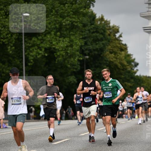 29.06.2025 - hella hamburg halbmarathon Dr. Thomas Lammeyer http://msf.ph/oto/8212597 29.06.2025 10:12:42 Kennedybrücke 1147, 1188, 1527, 2190, 2309, 2427, 2978, 5100, 5885, 6590, 6674, 6918, 7198, 7348, 7453, 9457, 9616, 9718, 9823, 9966, 10857 meine-sportfotos.de