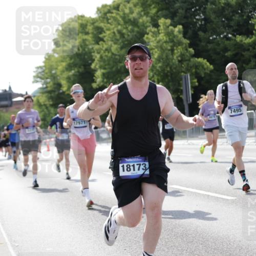 29.06.2025 - hella hamburg halbmarathon Jannik Wohlers http://msf.ph/oto/8212601 29.06.2025 09:49:34 Lombardsbrücke 1615, 1800, 1975, 2324, 2415, 2573, 2949, 3431, 3530, 4318, 4528, 5248, 6123, 6682, 7495, 7796, 8629, 8925, 9264, 9265, 9294, 9979, 10680, 11765, 12327, 12839, 13141, 13457, 14077, 14204, 14374, 14560, 15013, 15255, 15351, 16399, 17125, 17177, 17214, 17215, 17971, 17973, 18149, 18173, 18412, 18464, 18529, 18734, 18761, 18979, 19090 meine-sportfotos.de