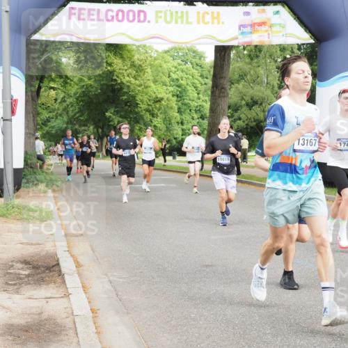 29.06.2025 - hella hamburg halbmarathon MichiJ http://msf.ph/oto/8212729 29.06.2025 10:23:20 Zwischen KM18-KM19 1743, 5550, 7628, 13167, 13493, 13494, 13771, 14448, 15268, 15500, 18026, 19022 meine-sportfotos.de