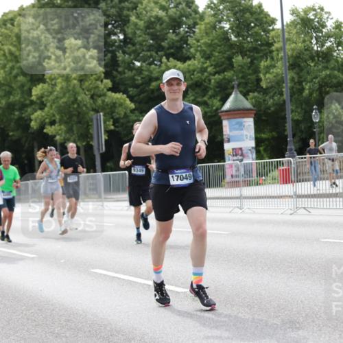 29.06.2025 - hella hamburg halbmarathon Jannik Wohlers http://msf.ph/oto/8212767 29.06.2025 10:26:39 Lombardsbrücke 1530, 1793, 1973, 2045, 2306, 4358, 5494, 5495, 5707, 6637, 7234, 7314, 8056, 8281, 9349, 10077, 10465, 11110, 13462, 14020, 14021, 15108, 16479, 17049, 17445, 18962, 18976, 18978 meine-sportfotos.de