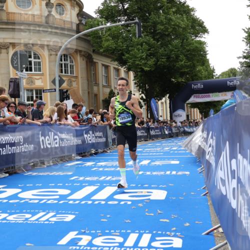 29.06.2025 - hella hamburg halbmarathon Strokosch-Dieckow http://msf.ph/oto/8212803 29.06.2025 10:23:11 Ziel 18930 meine-sportfotos.de