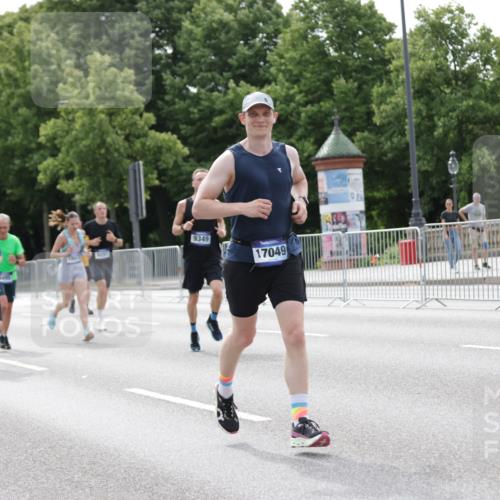 29.06.2025 - hella hamburg halbmarathon Jannik Wohlers http://msf.ph/oto/8212815 29.06.2025 10:26:39 Lombardsbrücke 1530, 1793, 1973, 2045, 2306, 4358, 5494, 5495, 5707, 6637, 7234, 7314, 8056, 8281, 9349, 10077, 10465, 11110, 13462, 14020, 14021, 15108, 16479, 17049, 17445, 18962, 18976, 18978 meine-sportfotos.de