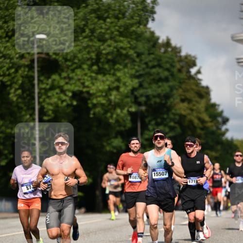 29.06.2025 - hella hamburg halbmarathon Dr. Thomas Lammeyer http://msf.ph/oto/8212848 29.06.2025 09:49:04 Kennedybrücke 57, 1686, 1707, 1894, 2689, 4129, 4463, 4679, 4749, 5187, 5550, 6358, 6878, 7186, 7481, 7880, 7965, 8062, 8190, 10017, 10484, 10876, 11120 meine-sportfotos.de
