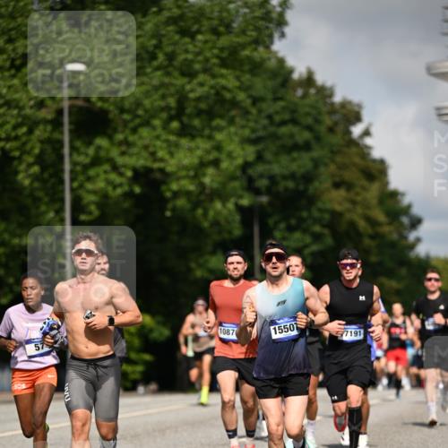 29.06.2025 - hella hamburg halbmarathon Dr. Thomas Lammeyer http://msf.ph/oto/8212878 29.06.2025 09:49:04 Kennedybrücke 57, 1686, 1707, 1894, 2689, 4129, 4463, 4679, 4749, 5187, 5550, 6358, 6878, 7186, 7481, 7880, 7965, 8062, 8190, 10017, 10484, 10876, 11120 meine-sportfotos.de