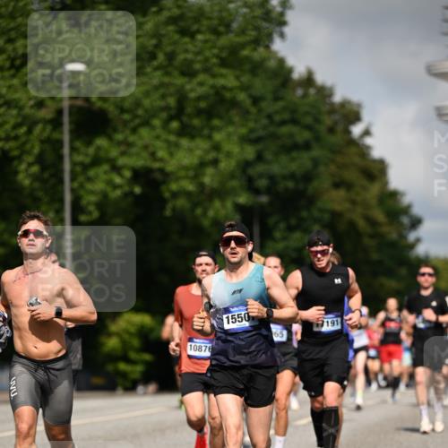 29.06.2025 - hella hamburg halbmarathon Dr. Thomas Lammeyer http://msf.ph/oto/8212911 29.06.2025 09:49:05 Kennedybrücke 57, 1686, 1707, 1894, 2689, 4129, 4463, 4749, 5187, 5550, 6878, 7186, 7880, 7965, 8062, 8190, 10484, 10876, 11120 meine-sportfotos.de