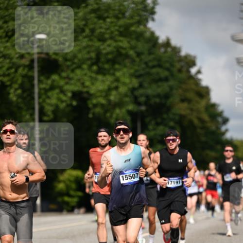 29.06.2025 - hella hamburg halbmarathon Dr. Thomas Lammeyer http://msf.ph/oto/8212922 29.06.2025 09:49:05 Kennedybrücke 57, 1686, 1707, 1894, 2689, 4129, 4463, 4749, 5187, 5550, 6878, 7186, 7880, 7965, 8062, 8190, 10484, 10876, 11120 meine-sportfotos.de