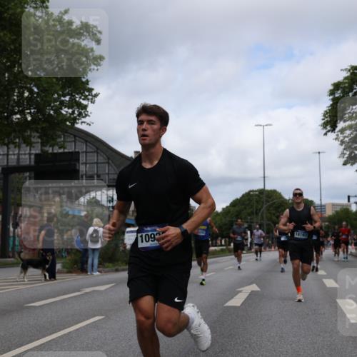 29.06.2025 - hella hamburg halbmarathon Yannick Fuchs http://msf.ph/oto/8212954 29.06.2025 10:32:32 20KM 1505, 2404, 3480, 3790, 5791, 7152, 7154, 7743, 8002, 8571, 9017, 9171, 9643, 9944, 10793, 10922, 11106, 11952, 13148, 13595, 13900, 14274, 15303, 15382, 15888, 16698, 17726, 18103, 18193, 18276, 18277, 18723 meine-sportfotos.de