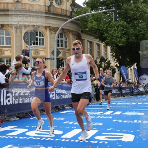 29.06.2025 - hella hamburg halbmarathon Strokosch-Dieckow http://msf.ph/oto/8213014 29.06.2025 10:23:28 Ziel 35, 52, 9385, 16169, 17771, 19078 meine-sportfotos.de