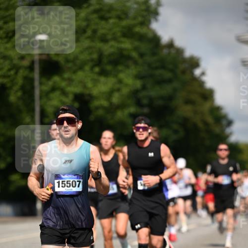 29.06.2025 - hella hamburg halbmarathon Dr. Thomas Lammeyer http://msf.ph/oto/8213035 29.06.2025 09:49:06 Kennedybrücke 57, 1686, 1707, 1894, 4129, 4463, 4749, 5187, 5550, 6878, 7055, 7186, 7880, 7965, 8062, 8190, 9345, 10484, 10876, 11120 meine-sportfotos.de