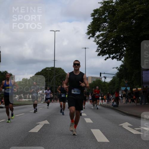 29.06.2025 - hella hamburg halbmarathon Yannick Fuchs http://msf.ph/oto/8213052 29.06.2025 10:32:32 20KM 1505, 2404, 3480, 3790, 5791, 7152, 7154, 7743, 8002, 8571, 9017, 9171, 9643, 9944, 10793, 10922, 11106, 11952, 13148, 13595, 13900, 14274, 15303, 15382, 15888, 16698, 17726, 18103, 18193, 18276, 18277, 18723 meine-sportfotos.de