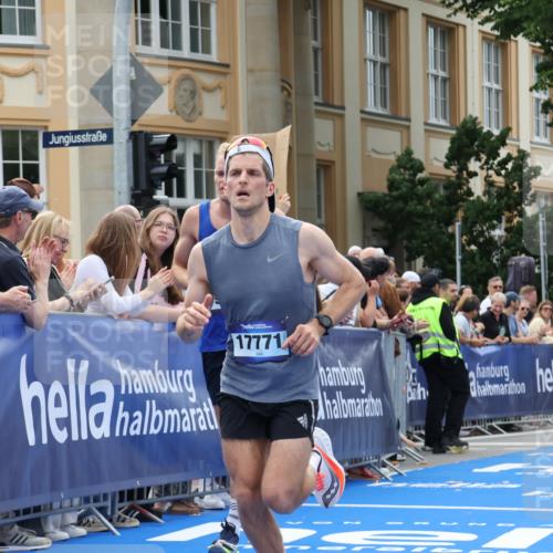 29.06.2025 - hella hamburg halbmarathon Strokosch-Dieckow http://msf.ph/oto/8213077 29.06.2025 10:23:29 Ziel 35, 52, 9385, 16169, 17771, 19078 meine-sportfotos.de