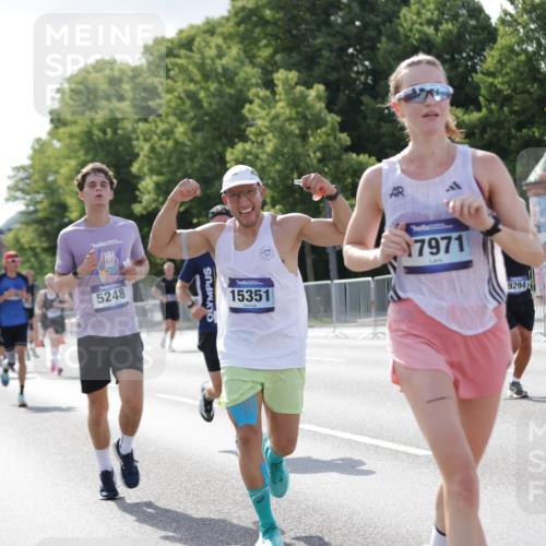 29.06.2025 - hella hamburg halbmarathon Jannik Wohlers http://msf.ph/oto/8213157 29.06.2025 09:49:36 Lombardsbrücke 1615, 1675, 1800, 1975, 2415, 2949, 3431, 3530, 4318, 4528, 5248, 5409, 6123, 6682, 7495, 7796, 8629, 8925, 9294, 9711, 9979, 10680, 10894, 11765, 12327, 12839, 13141, 13457, 14077, 14204, 14560, 14691, 15013, 15255, 15351, 17125, 17177, 17214, 17215, 17971, 17973, 18149, 18173, 18276, 18412, 18464, 18529, 18734, 18979, 19090 meine-sportfotos.de