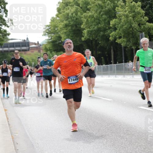 29.06.2025 - hella hamburg halbmarathon Jannik Wohlers http://msf.ph/oto/8213175 29.06.2025 10:26:42 Lombardsbrücke 1530, 1793, 2045, 2306, 2775, 4358, 5494, 5495, 5707, 6259, 6637, 7234, 7314, 8056, 8281, 9349, 10077, 10465, 11110, 13462, 14020, 14021, 15108, 15641, 16479, 17049, 17445, 18976, 18978 meine-sportfotos.de