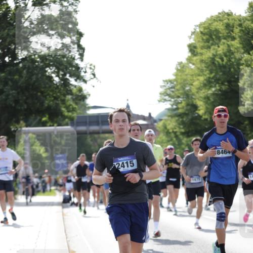 29.06.2025 - hella hamburg halbmarathon Jannik Wohlers http://msf.ph/oto/8213318 29.06.2025 09:49:39 Lombardsbrücke 1615, 1675, 1800, 1803, 2415, 3431, 3530, 4318, 4528, 5248, 5409, 6123, 6682, 6704, 7495, 7774, 7796, 8629, 8925, 9294, 9711, 9979, 10894, 12327, 12540, 12554, 13457, 14077, 14560, 14691, 15336, 15351, 15435, 15521, 17125, 17177, 17214, 17215, 17620, 17971, 17973, 18149, 18173, 18276, 18412, 18464, 18529, 18734, 18979, 19090 meine-sportfotos.de