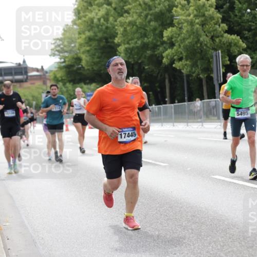 29.06.2025 - hella hamburg halbmarathon Jannik Wohlers http://msf.ph/oto/8213405 29.06.2025 10:26:42 Lombardsbrücke 1530, 1793, 2045, 2306, 2775, 4358, 5494, 5495, 5707, 6259, 6637, 7234, 7314, 8056, 8281, 9349, 10077, 10465, 11110, 13462, 14020, 14021, 15108, 15641, 16479, 17049, 17445, 18976, 18978 meine-sportfotos.de