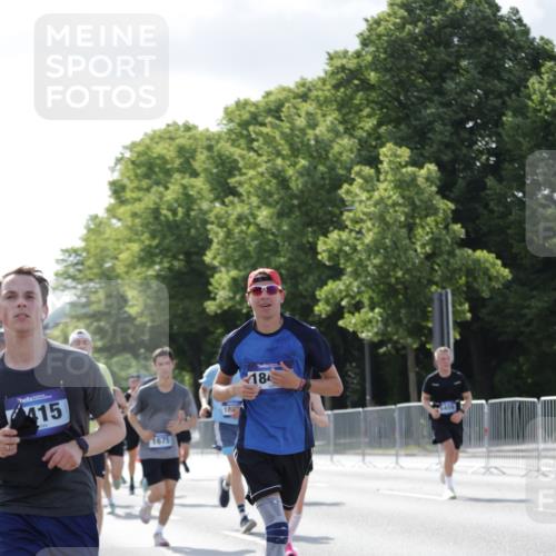 29.06.2025 - hella hamburg halbmarathon Jannik Wohlers http://msf.ph/oto/8213435 29.06.2025 09:49:39 Lombardsbrücke 1615, 1675, 1800, 1803, 2415, 3431, 3530, 4318, 4528, 5248, 5409, 6123, 6682, 6704, 7495, 7774, 7796, 8629, 8925, 9294, 9711, 9979, 10894, 12327, 12540, 12554, 13457, 14077, 14560, 14691, 15336, 15351, 15435, 15521, 17125, 17177, 17214, 17215, 17620, 17971, 17973, 18149, 18173, 18276, 18412, 18464, 18529, 18734, 18979, 19090 meine-sportfotos.de