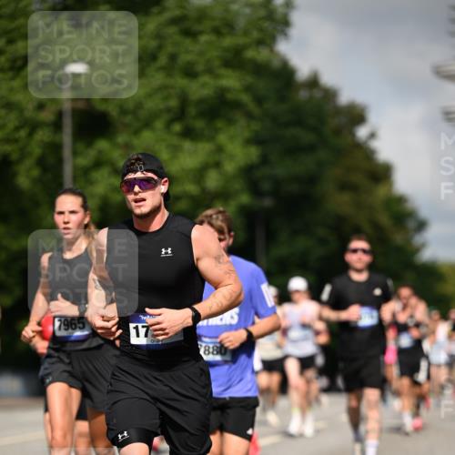 29.06.2025 - hella hamburg halbmarathon Dr. Thomas Lammeyer http://msf.ph/oto/8213439 29.06.2025 09:49:07 Kennedybrücke 57, 1686, 1707, 1894, 4129, 4463, 5187, 5550, 6878, 7055, 7186, 7880, 7965, 8062, 8190, 9345, 10484, 10876, 11120 meine-sportfotos.de