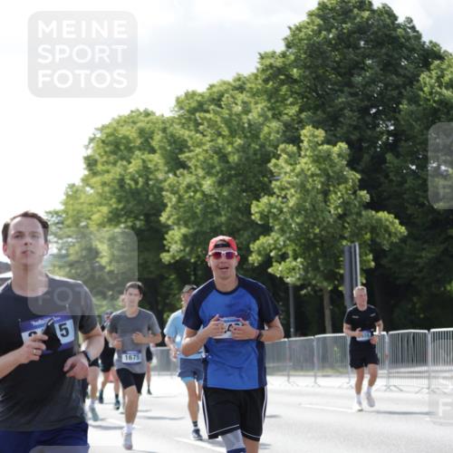 29.06.2025 - hella hamburg halbmarathon Jannik Wohlers http://msf.ph/oto/8213483 29.06.2025 09:49:39 Lombardsbrücke 1615, 1675, 1800, 1803, 2415, 3431, 3530, 4318, 4528, 5248, 5409, 6123, 6682, 6704, 7495, 7774, 7796, 8629, 8925, 9294, 9711, 9979, 10894, 12327, 12540, 12554, 13457, 14077, 14560, 14691, 15336, 15351, 15435, 15521, 17125, 17177, 17214, 17215, 17620, 17971, 17973, 18149, 18173, 18276, 18412, 18464, 18529, 18734, 18979, 19090 meine-sportfotos.de